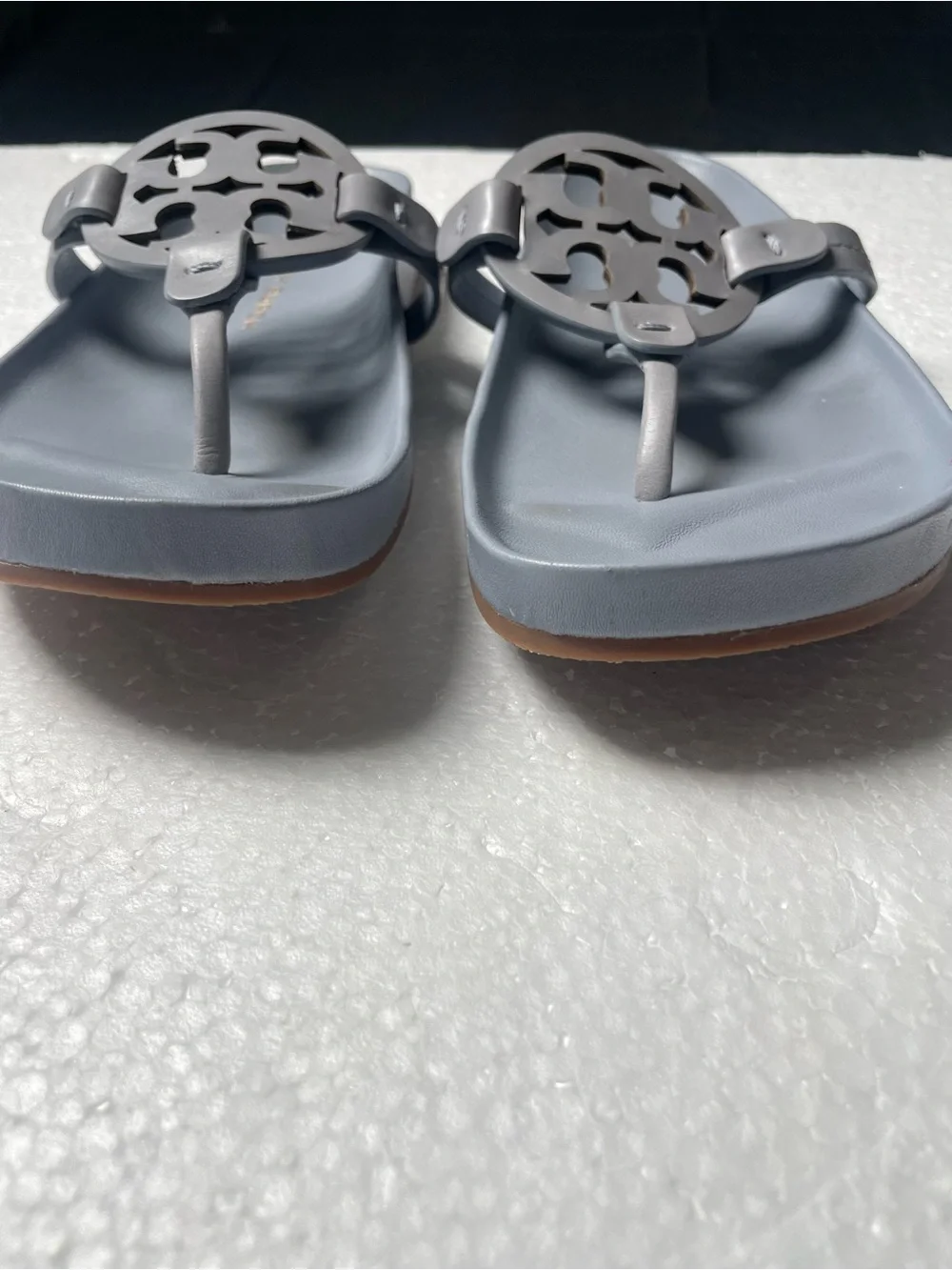 Tory Burch Logo Thong Sandals in Slate Gray - Picture 6 of 7